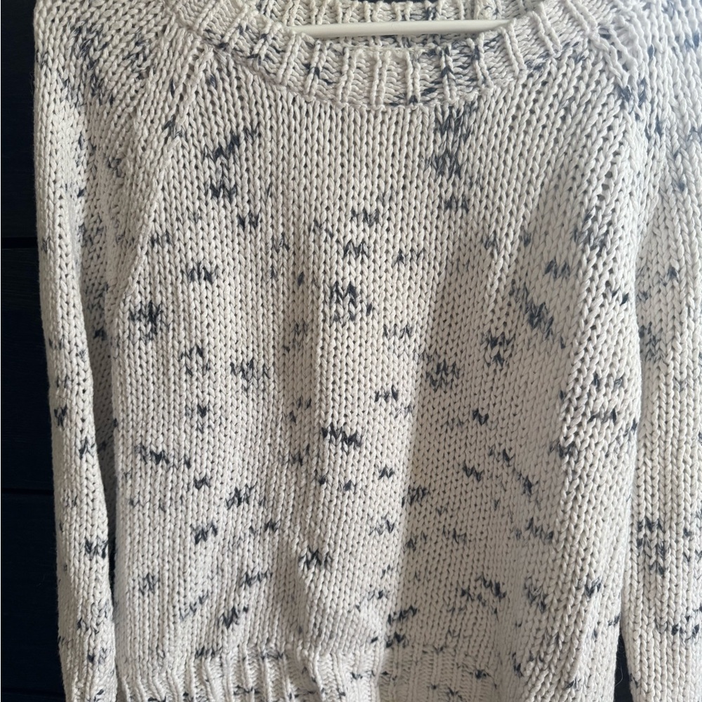American Eagle Outfitters Cream and Blue Speckled Sweater